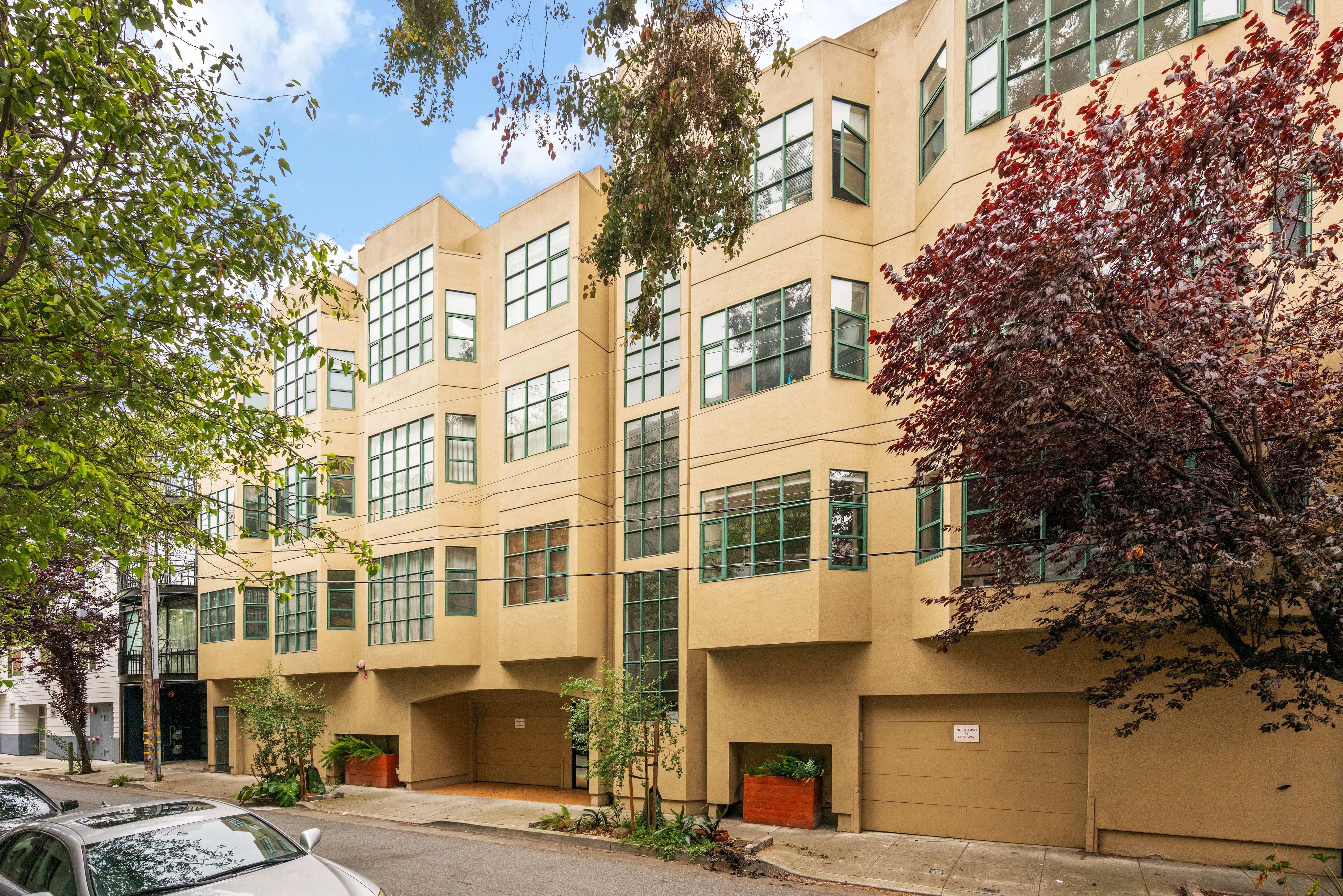 Exterior of 33 Vandewater Street